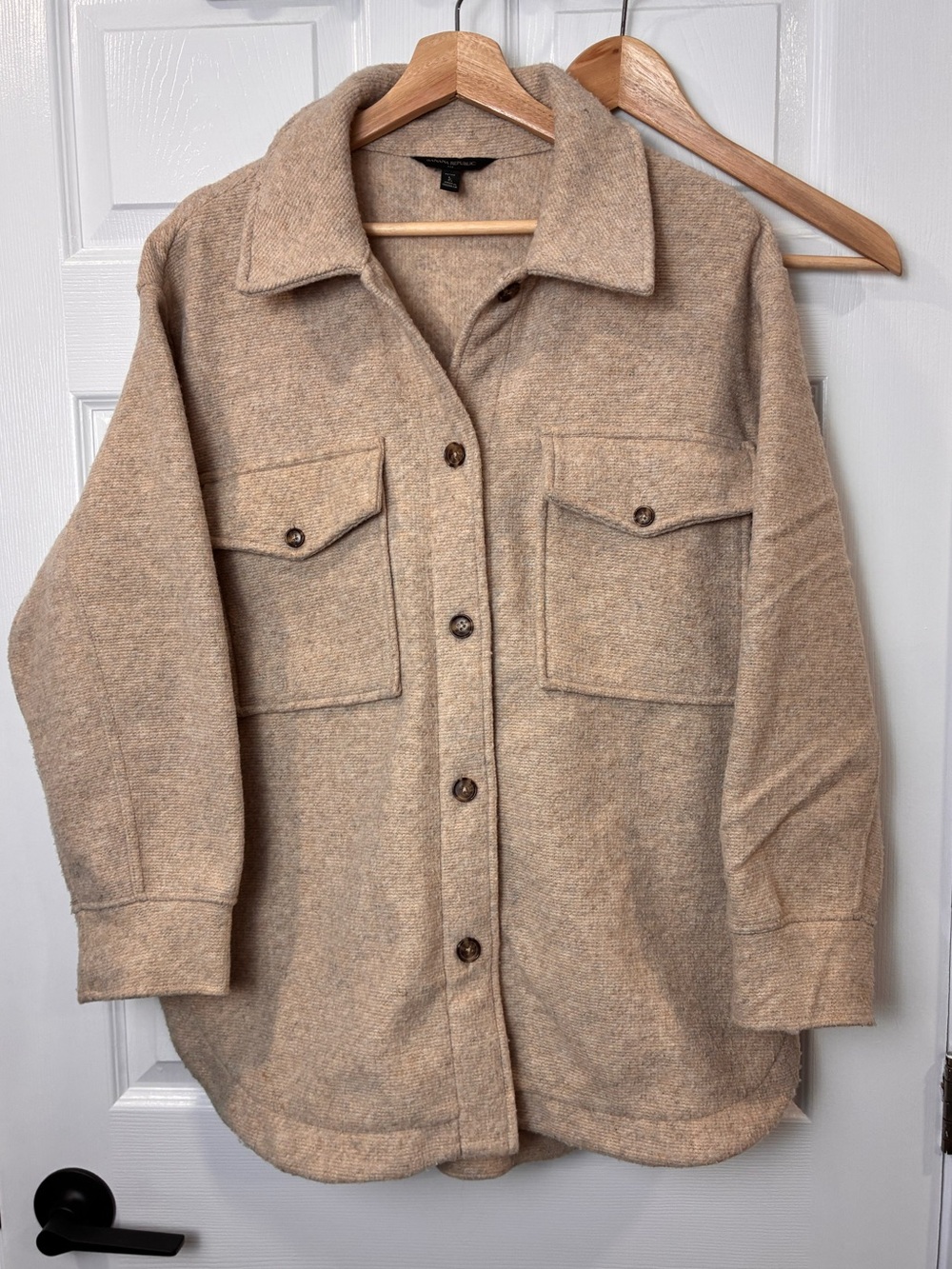 Banana Republic Shacket oatmeal tan pockets fall autumn - Picture 2 of 6